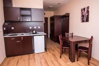 Отель Apart Hotel Orbilux Банско Трехместные апартаменты-5
